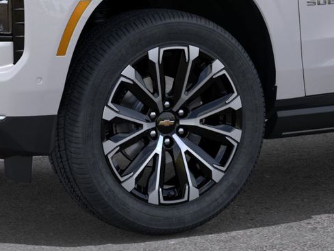 New 2025 Chevrolet Suburban High Country image 9