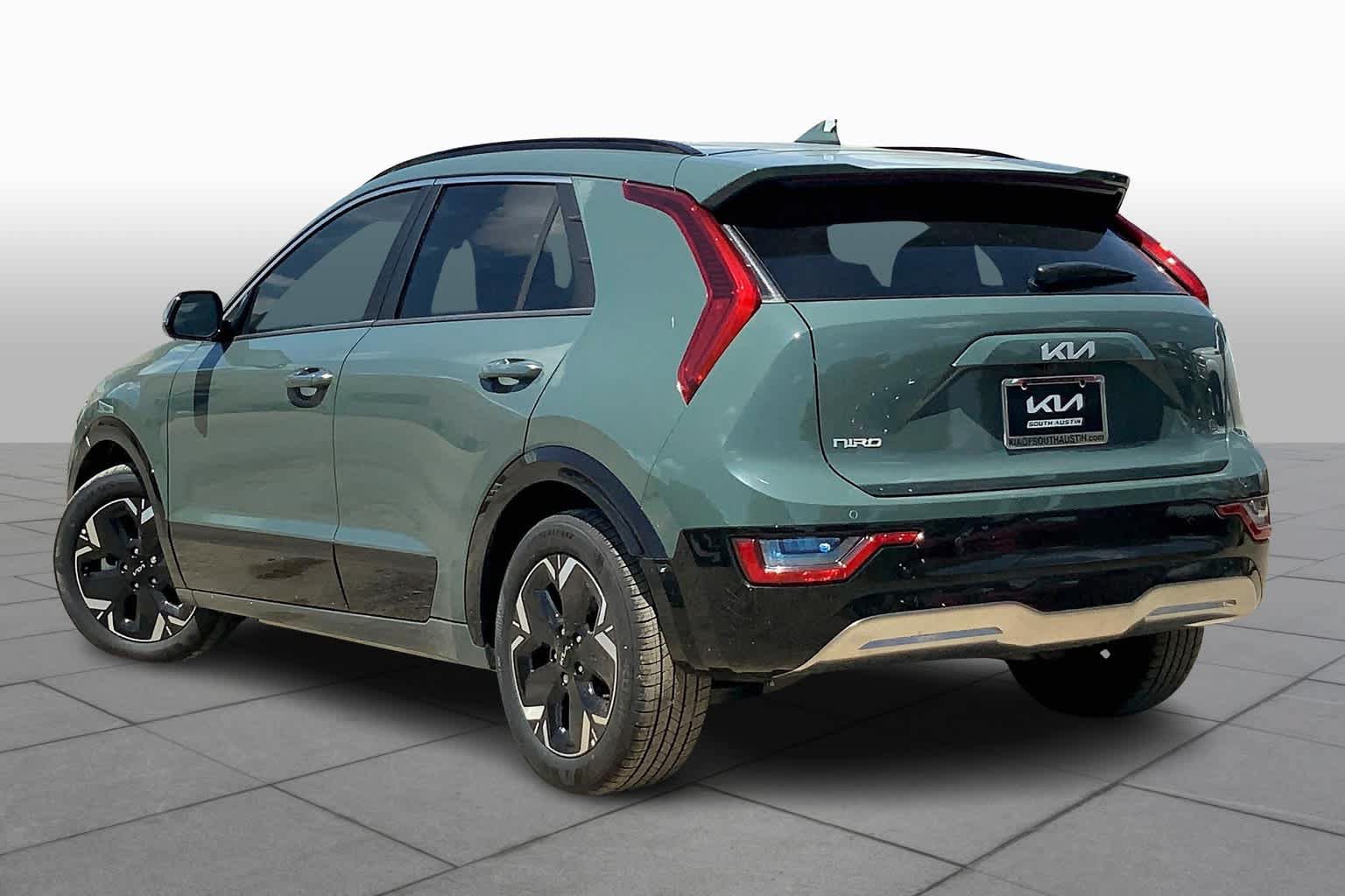 Used 2024 Kia Niro Wave w/ Wave Preserve Package FWD image 12