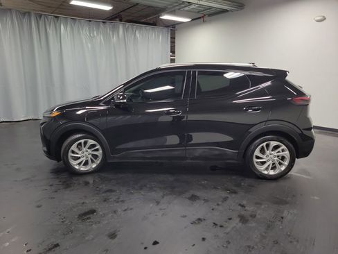 Used 2022 Chevrolet Bolt EUV LT w/ Comfort Package image 5