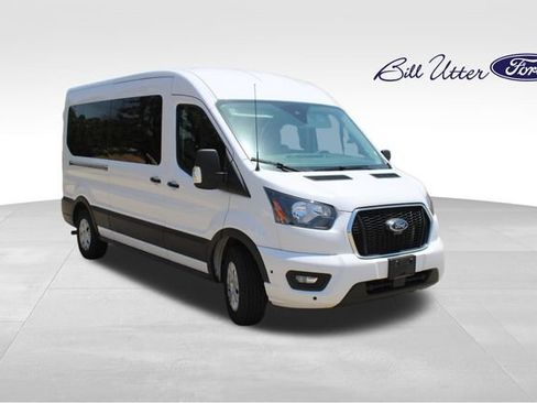 Used 2025 Ford Transit 350 XLT RWD image 3