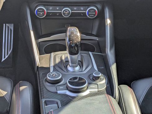 Used 2018 Alfa Romeo Giulia Quadrifoglio w/ Driver Assist Dynamic Package image 6