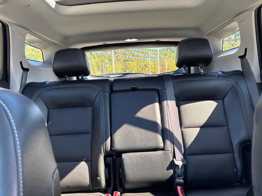 Used 2023 GMC Terrain SLT w/ Elevation Edition AWD/4WD image 19