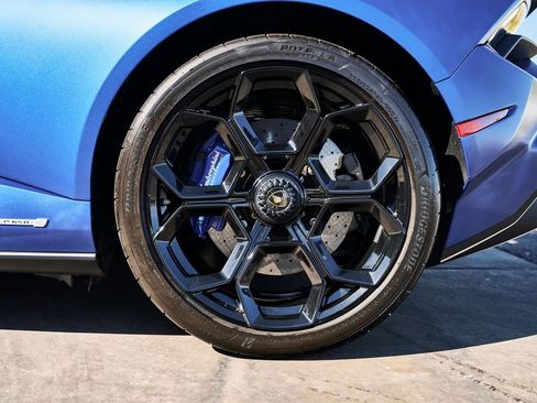 Used 2023 Lamborghini Huracan Tecnica image 28