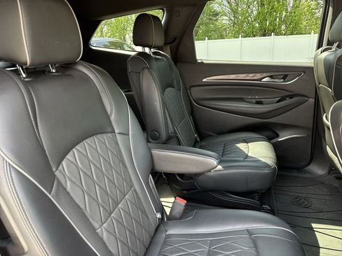 Used 2024 Buick Enclave Avenir w/ Avenir Technology Package image 27