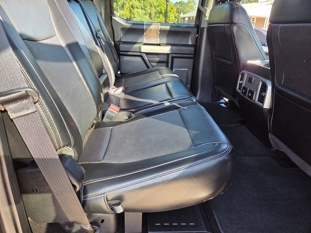 Used 2019 Ford F250 Lariat w/ Lariat Ultimate Package AWD/4WD image 10