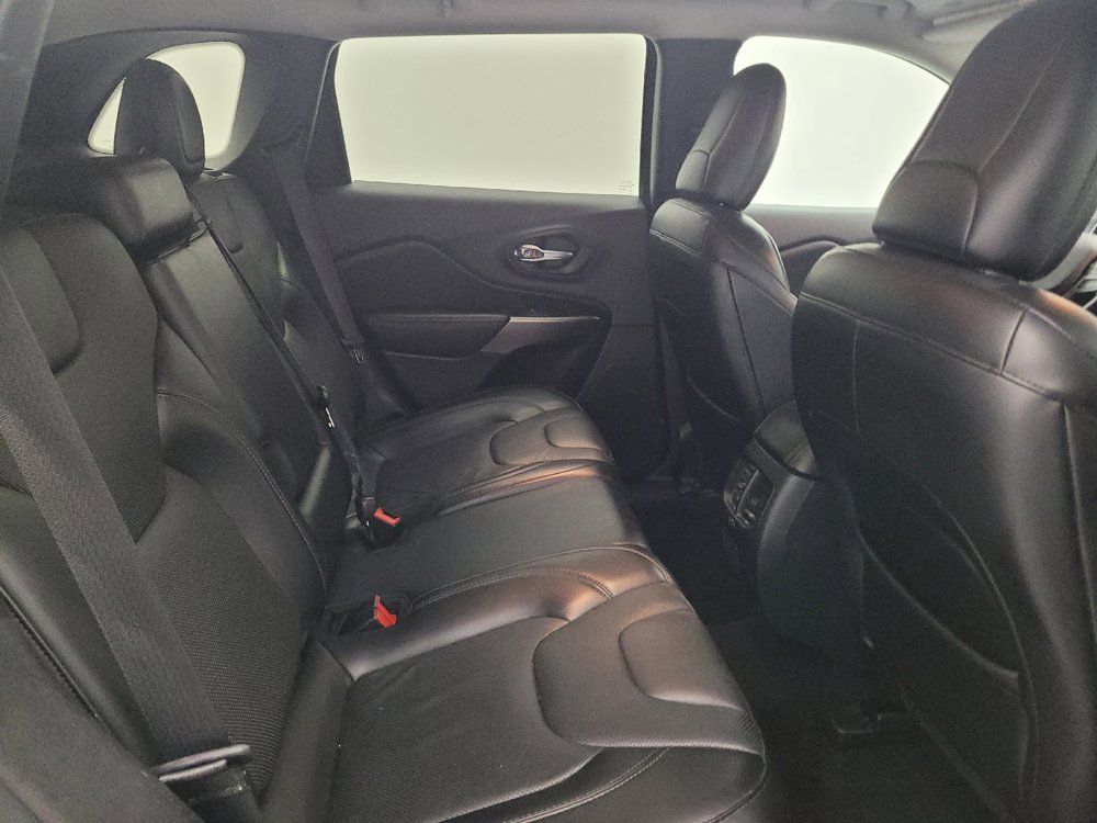 Used 2019 Jeep Cherokee Limited FWD image 19