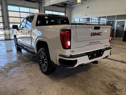Used 2022 GMC Sierra 1500 AT4 w/ AT4 Premium Package image 3