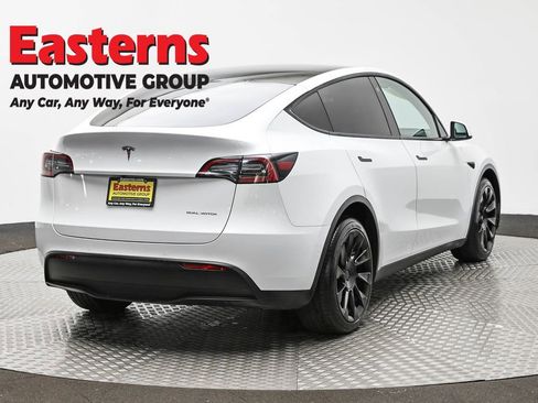 Used 2021 Tesla Model Y Long Range image 5