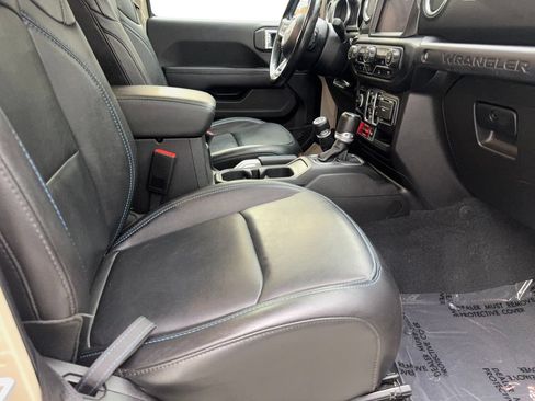 Used 2022 Jeep Wrangler Unlimited Rubicon 4xe AWD/4WD image 45