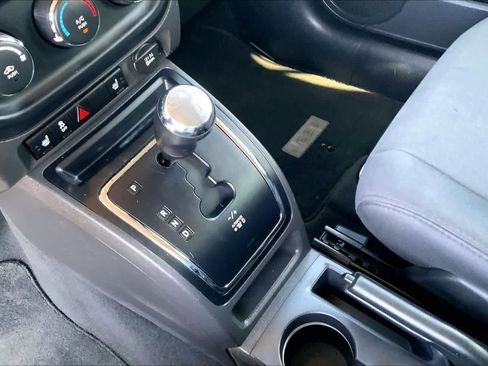 Used 2012 Jeep Patriot Latitude FWD image 15