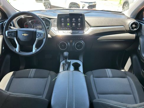 Used 2025 Chevrolet Blazer LT FWD image 34
