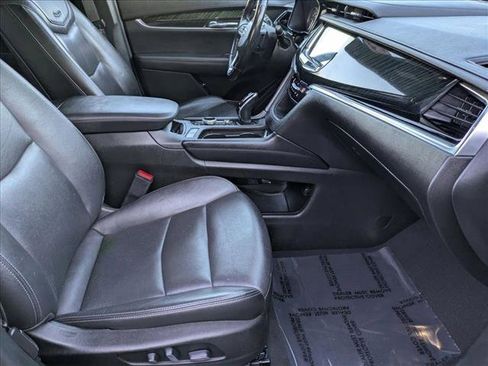 Used 2021 Cadillac XT6 Premium Luxury image 21