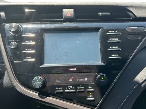 Used 2020 Toyota Camry SE w/ Convenience Package FWD image 25