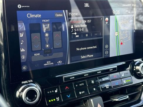 Used 2022 Toyota Highlander Limited FWD image 26