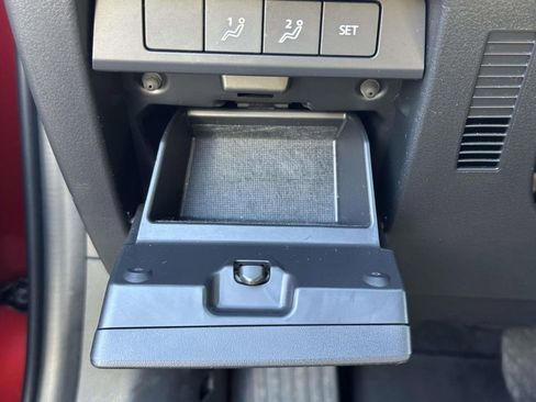 Used 2020 MAZDA MAZDA3 Hatchback w/ Preferred Package FWD image 22