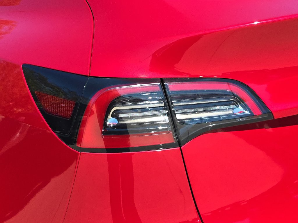 Used 2022 Tesla Model Y Long Range AWD/4WD image 37