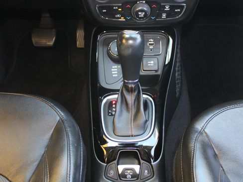 Used 2018 Jeep Compass Limited w/ Navigation Group AWD/4WD image 14
