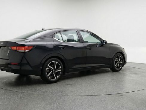 Used 2025 Nissan Sentra SV FWD image 9