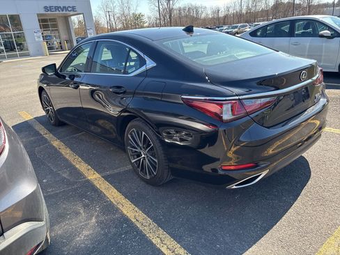 Used 2024 Lexus ES 350 w/ Premium Package image 2