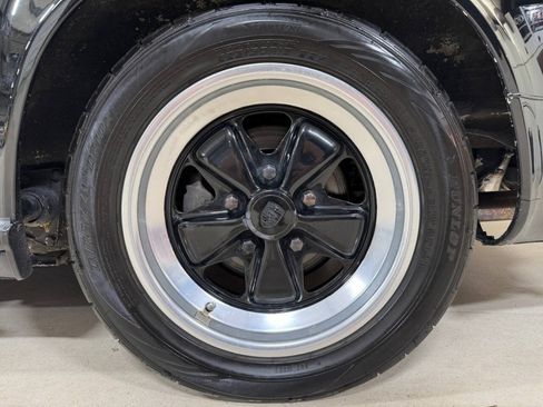 Used 1987 Porsche 911 Carrera RWD image 14