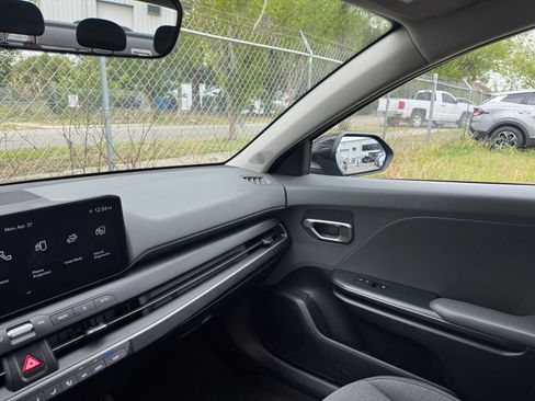 Used 2025 Kia K4 FWD image 34