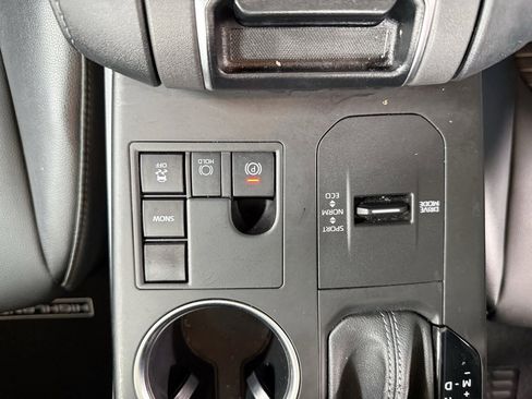 Used 2023 Toyota Highlander XSE image 16