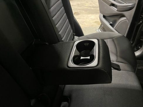 Used 2018 Ford Edge SE image 22