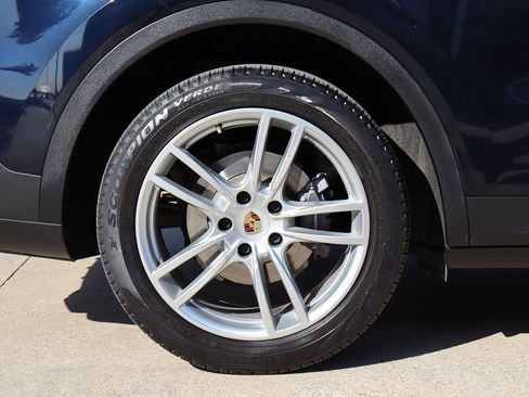 Used 2020 Porsche Cayenne image 53