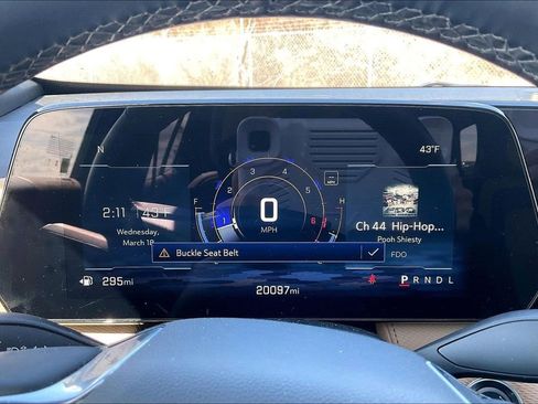 Used 2025 Chevrolet Equinox ACTIV w/ Safety and Technology Package image 16