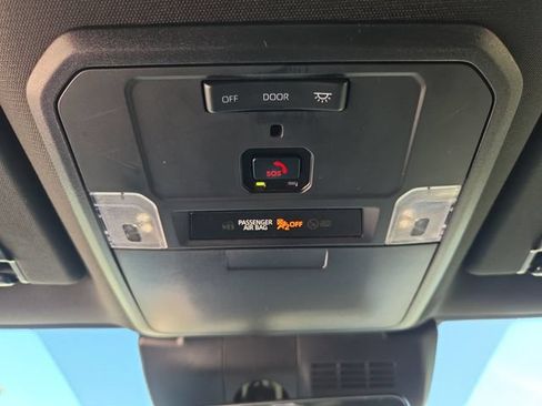 Used 2025 Toyota Tacoma TRD Sport AWD/4WD image 29