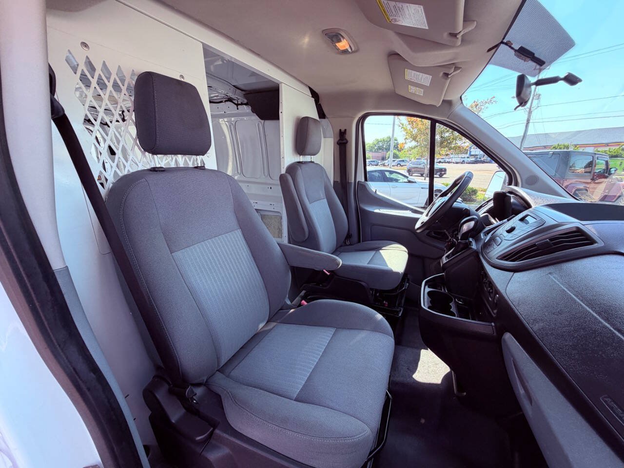 Used 2015 Ford Transit 250 130 Low Roof w/ Exterior Upgrade Package RWD image 40