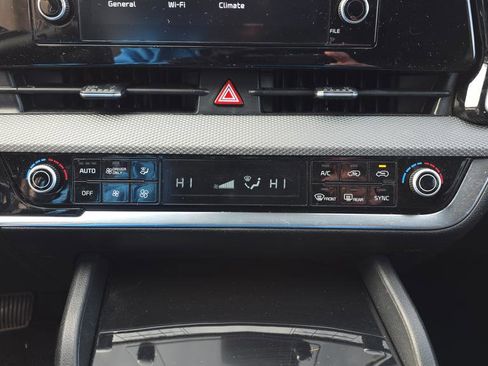 Used 2023 Kia Sportage LX image 23