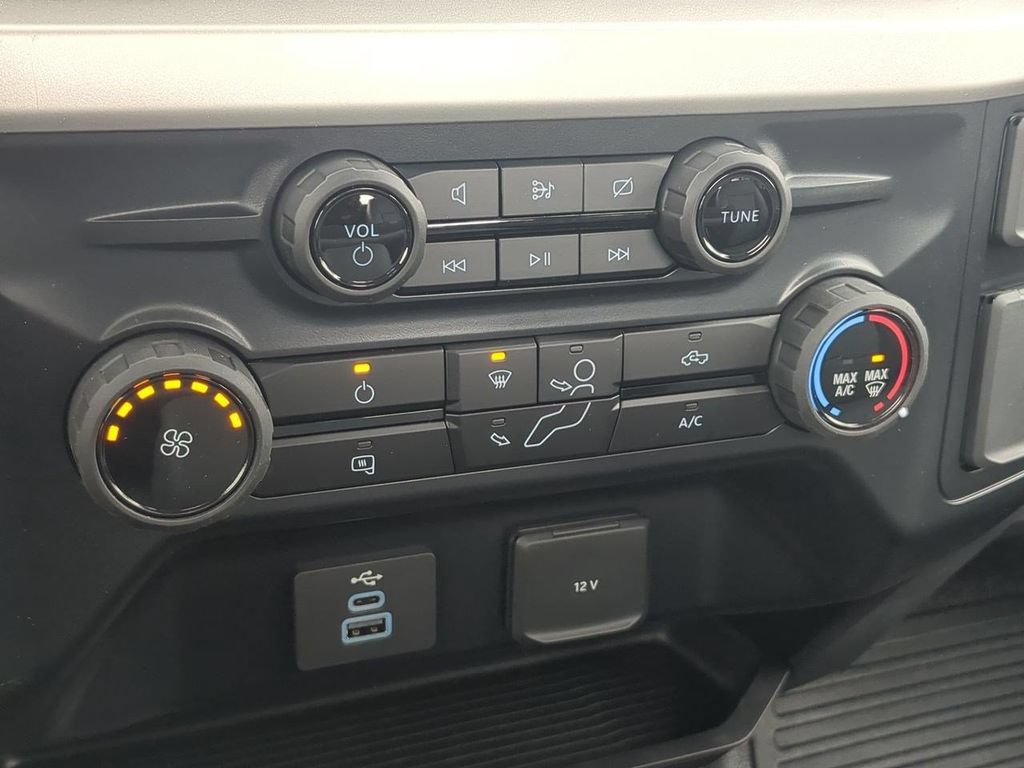 New 2024 Ford F550 4x4 Regular Cab Super Duty image 18