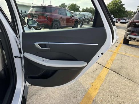 Used 2025 Hyundai Sonata SEL FWD image 24