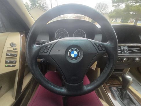 Used 2006 BMW 530xi Sedan image 15