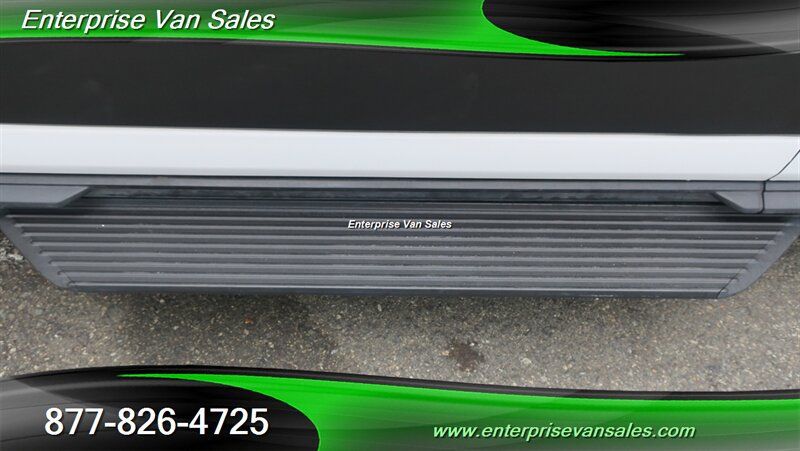 Used 2022 Ford Transit 350 XLT RWD image 11