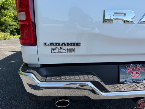 New 2026 RAM 1500 Laramie w/ Trailer Tow Group AWD/4WD image 14