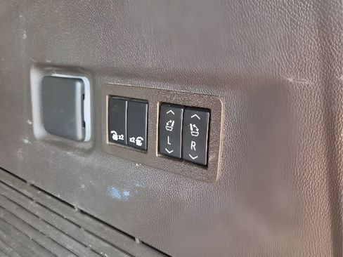 Used 2021 GMC Yukon XL Denali w/ Denali Ultimate Package AWD/4WD image 28