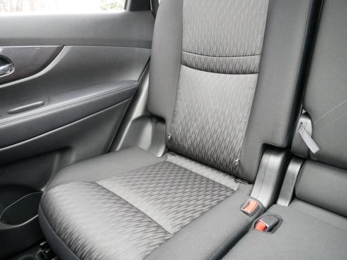 Used 2020 Nissan Rogue SV w/ Sun & Sound Touring Package image 12