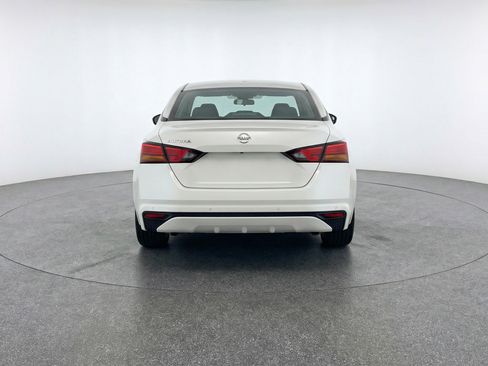 Used 2025 Nissan Altima 2.5 SV image 7