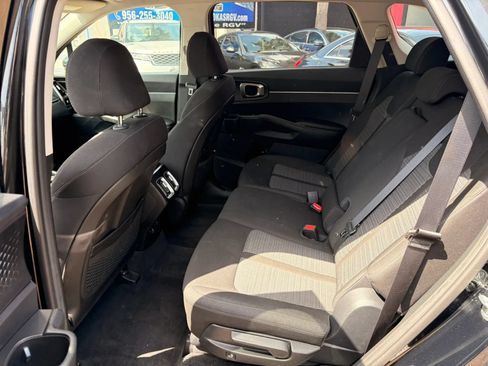 Used 2023 Kia Sorento LX FWD image 22