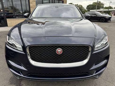Used 2017 Jaguar F-PACE Prestige image 2