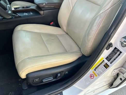 Used 2017 Toyota Avalon Limited FWD image 12