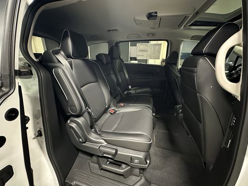 New 2026 Honda Odyssey Touring image 25