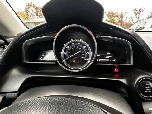 Used 2017 Toyota Yaris iA image 10