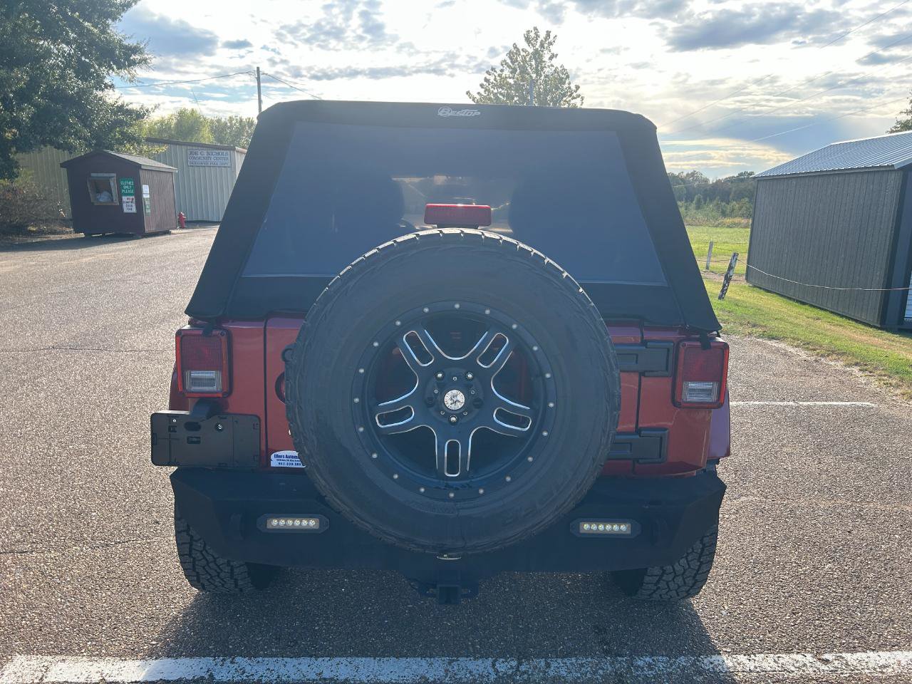 Used 2012 Jeep Wrangler Unlimited Sahara w/ Dual Top Group AWD/4WD image 7