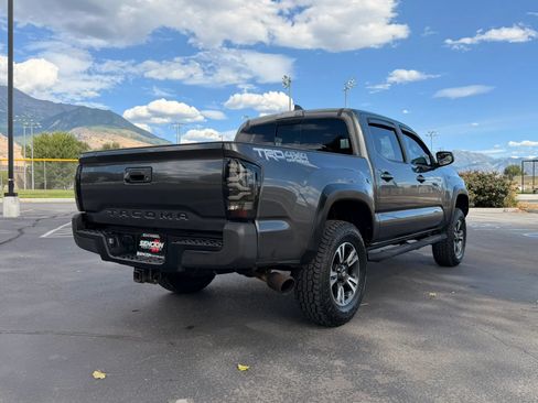 Used 2020 Toyota Tacoma TRD Off-Road AWD/4WD image 6