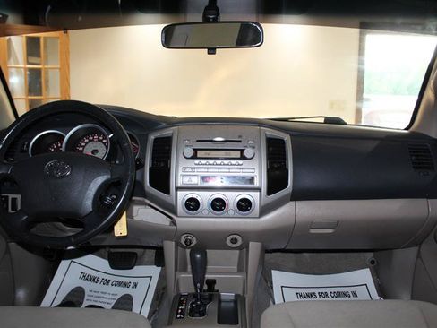 Used 2005 Toyota Tacoma PreRunner w/ SR5 Pkg #3 RWD image 14