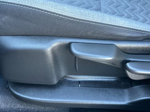 Used 2022 Chevrolet Equinox LS image 14