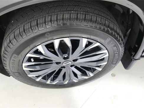 Certified 2025 Nissan Rogue Platinum AWD/4WD image 40